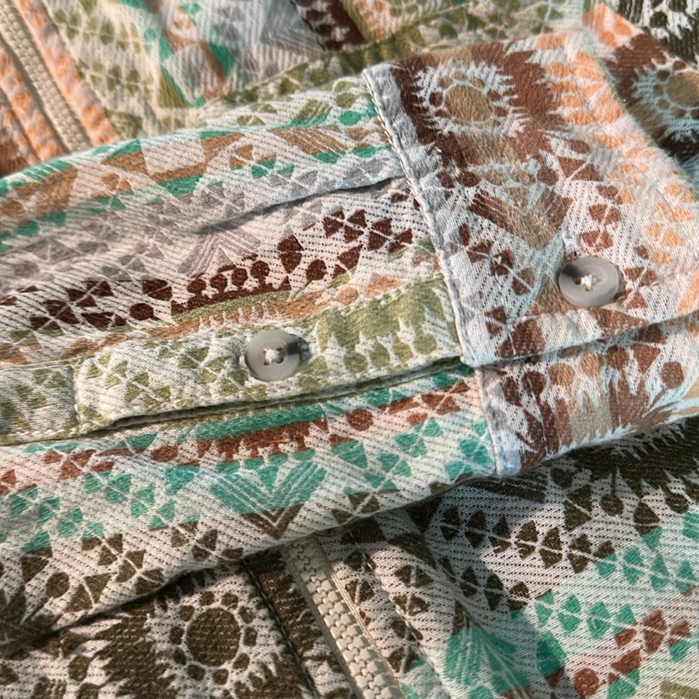 Kavu Wimen’s Shirt Jacket - Picture 5 of 6